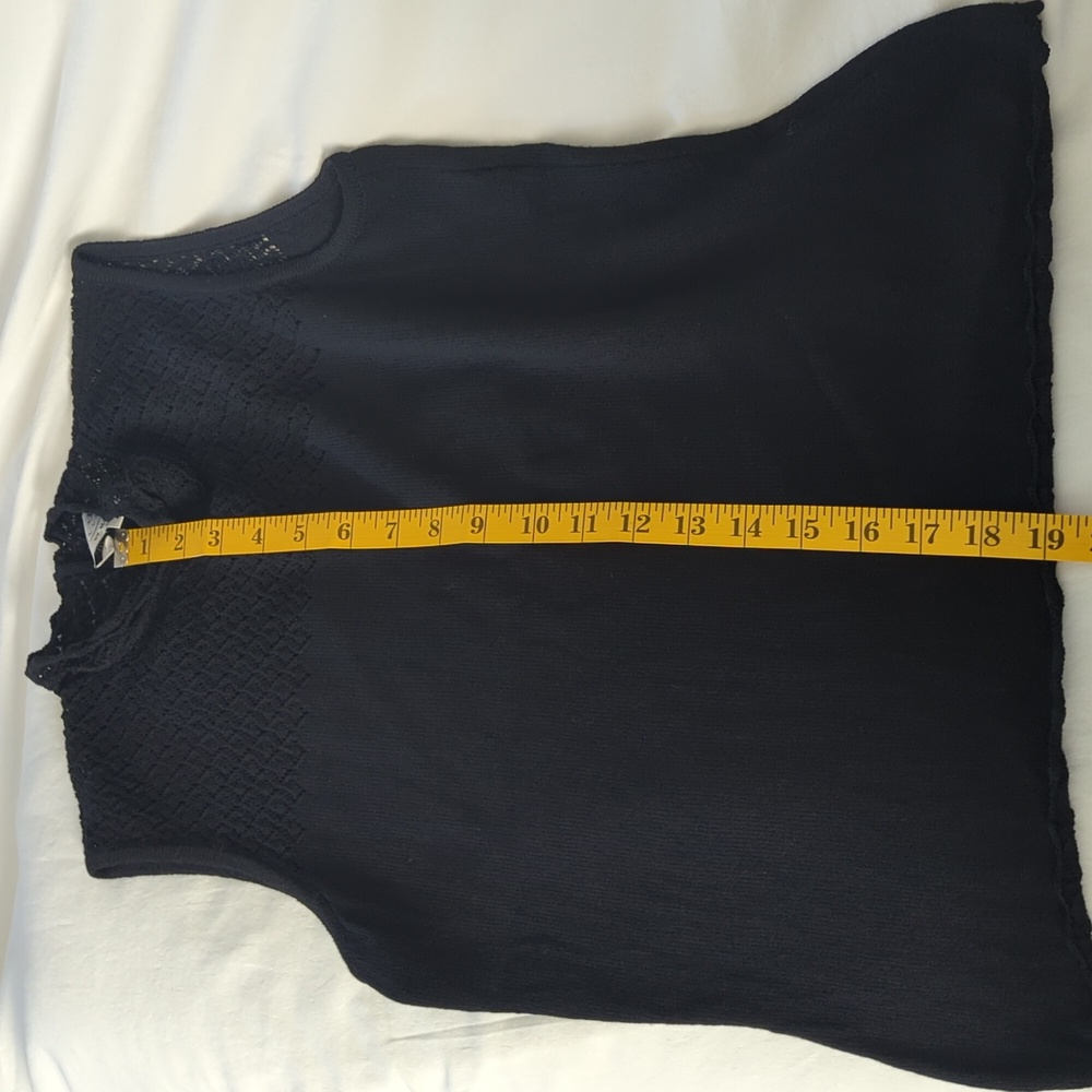 St. John Collection Black Santana Knit Sleeveless Crochet Shell Top Gold Buttons - Picture 8 of 8